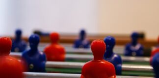 Jak się gra w piłkarzyki na kartce?