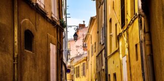 W jakim kraju wymyślono piłkę ręczną?