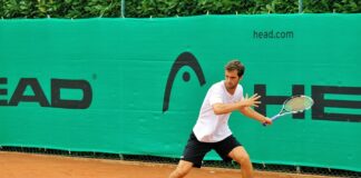 Gdzie tenisistki trzymają piłki?