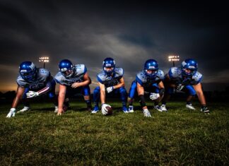 Czy w rugby można kopać piłkę?